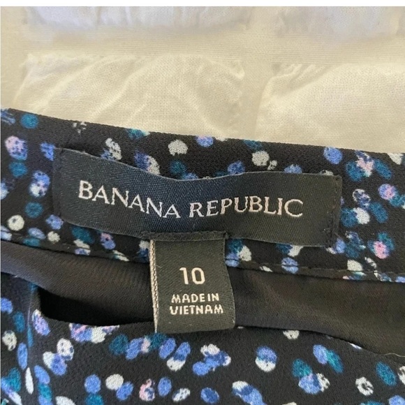 Banana Republic plisse dot printed mini skirt - Picture 3 of 7